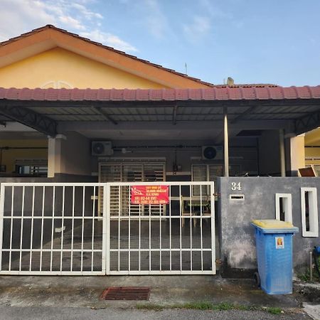 Taufiq 34 Klia Sepang With 3 Airconds & Free Wi-Fi Villa Banting  Eksteriør billede