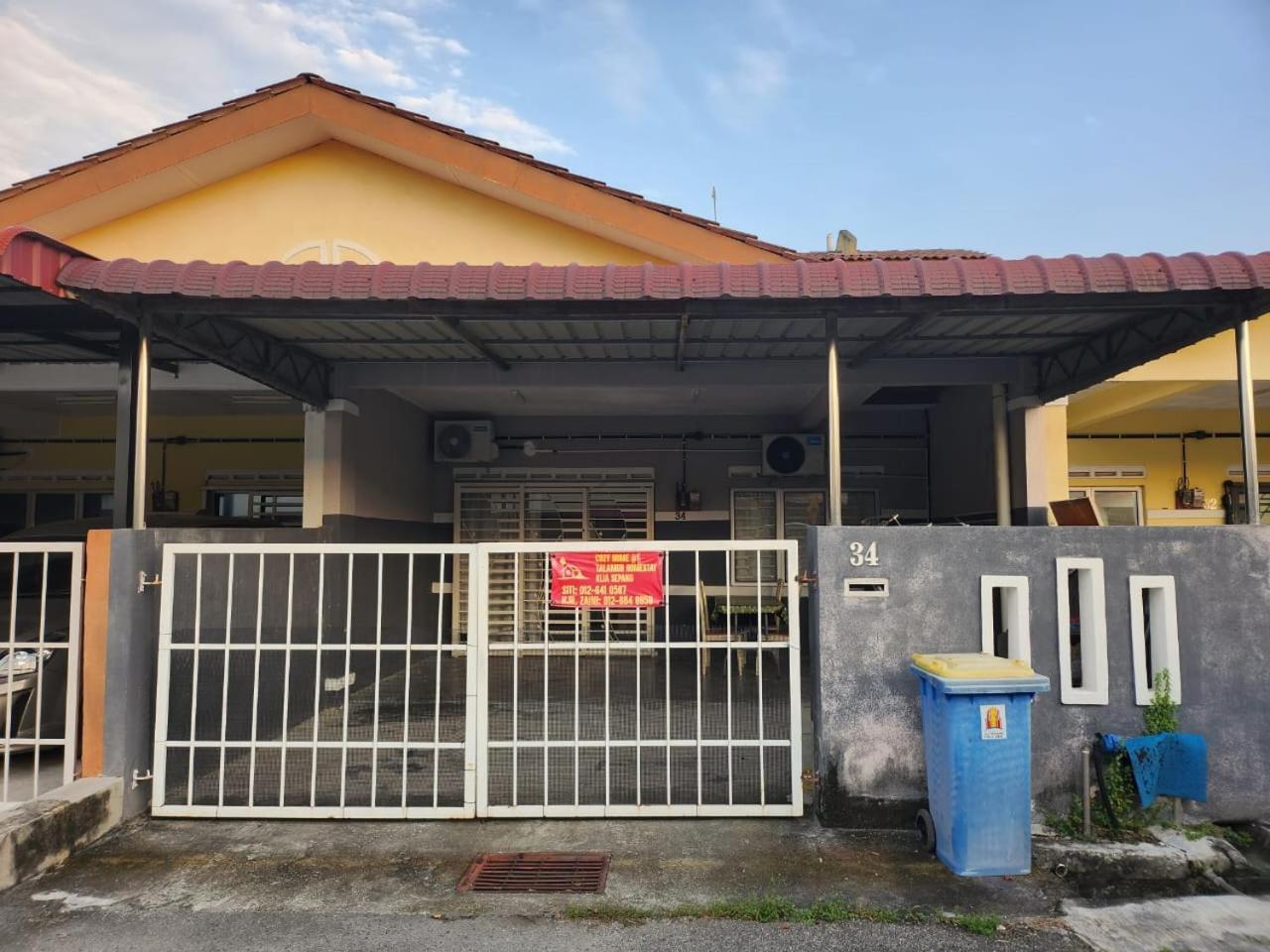 Taufiq 34 Klia Sepang With 3 Airconds & Free Wi-Fi Villa Banting  Eksteriør billede
