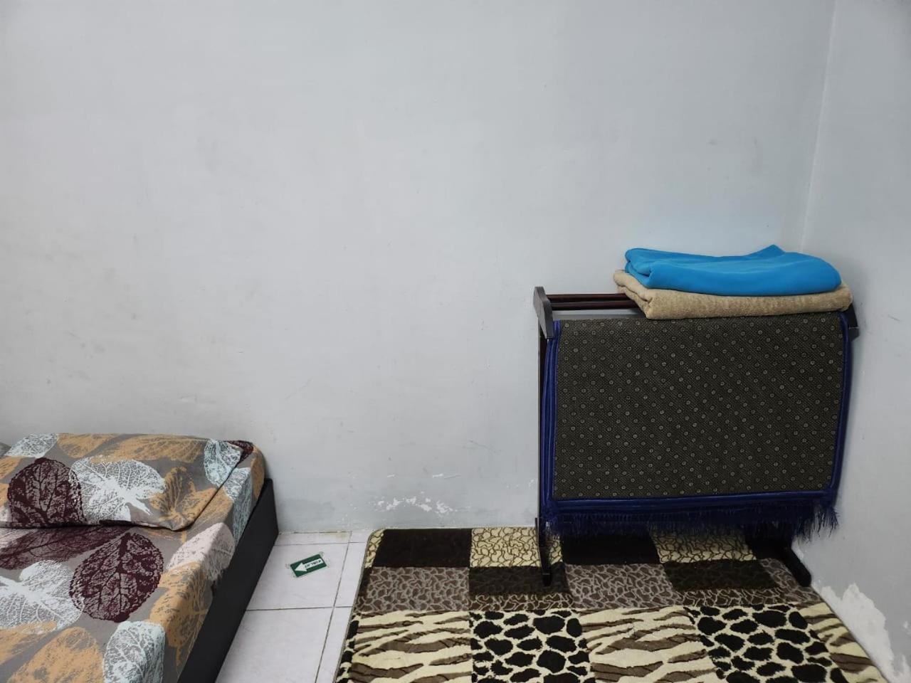 Taufiq 34 Klia Sepang With 3 Airconds & Free Wi-Fi Villa Banting  Eksteriør billede