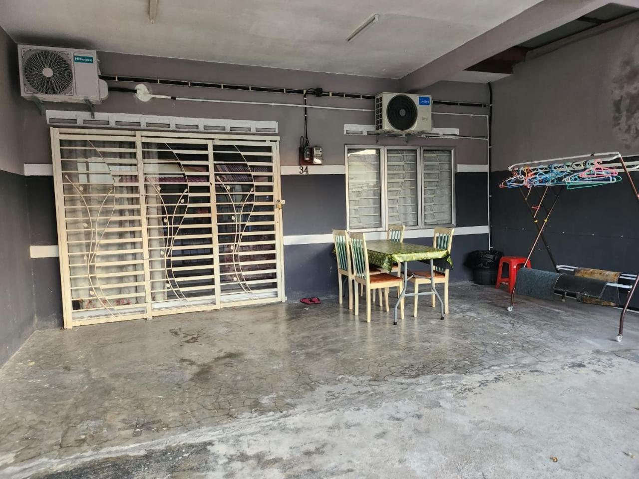 Taufiq 34 Klia Sepang With 3 Airconds & Free Wi-Fi Villa Banting  Eksteriør billede